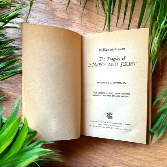 Vintage Signet Classic Shakespeare Paperback Set (4 Books) - Picture 9 of 16